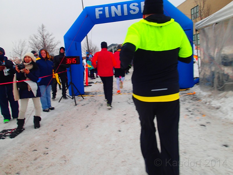 2014 Super 5K 024.JPG - 2014 Super 5K in Novi Michigan. 20 degrees, snowy streets, long walks.